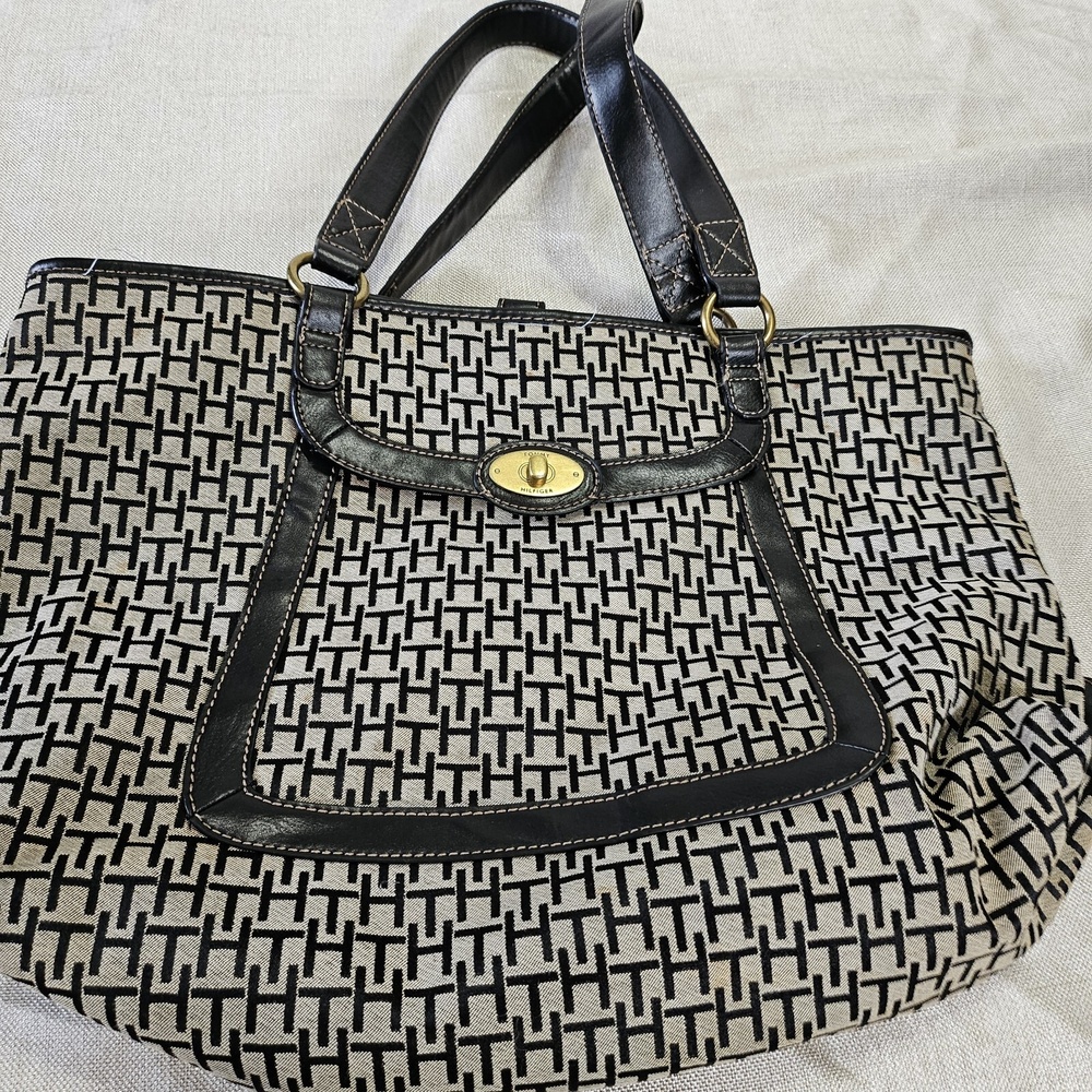 Tommy Hilfiger Signature‎ Logo Purse Tote Brown Jacquard Faux Leather Hand Bag